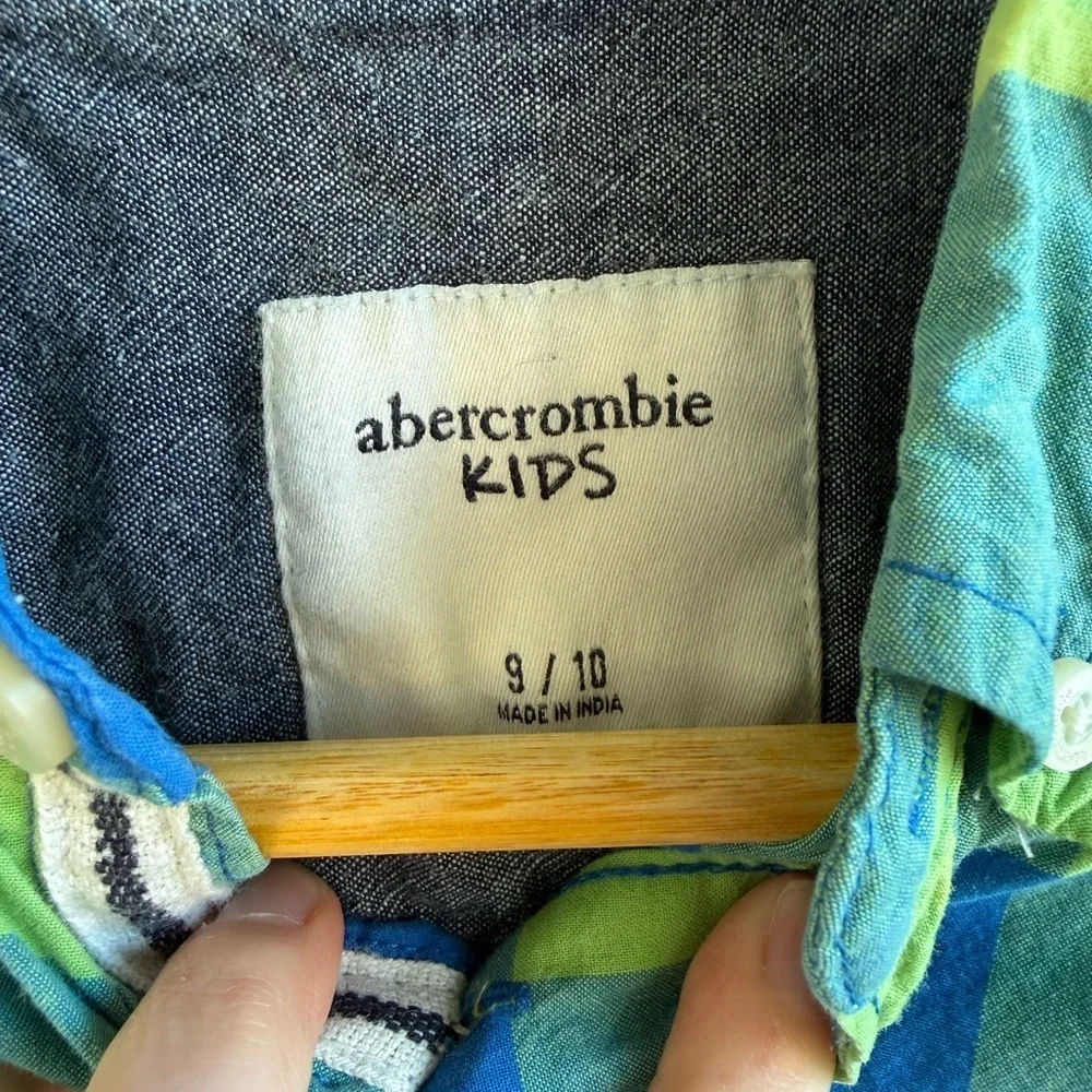 Abercrombie Kids Boys Blue and Green Checkered Button Up Shirt Size 9/10 Y2K